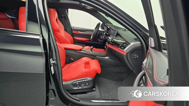 BMW X6M (F16) 2019 Черный из Кореи, фото 2