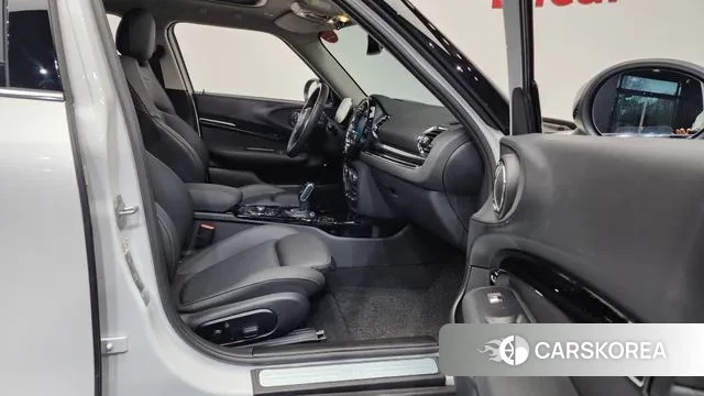 Mini Cooper Clubman 2024 Белый из Кореи, фото 2