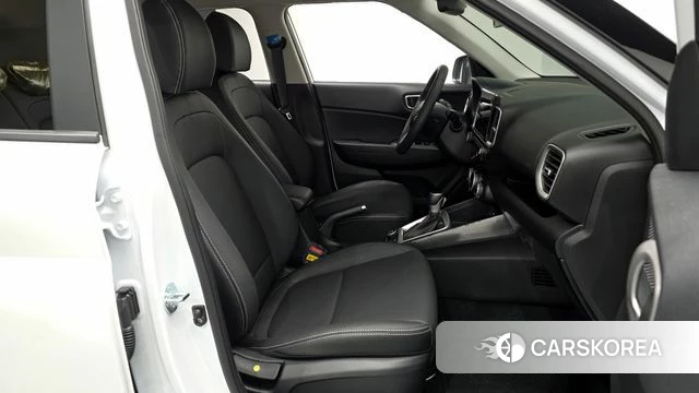 Hyundai Venue 2025 Белый из Кореи, фото 2