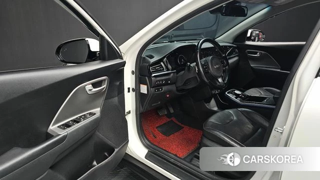 Kia Niro Plus 2022 Белый из Кореи, фото 2