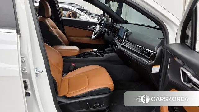 Kia Sportage 5th Generation Hybrid 2023 Белый из Кореи, фото 2