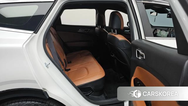 Kia Sportage 5th Generation Hybrid 2023 Белый из Кореи, фото 2