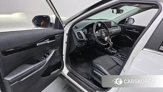 Kia Seltos 2022 Белый из Кореи, фото 2