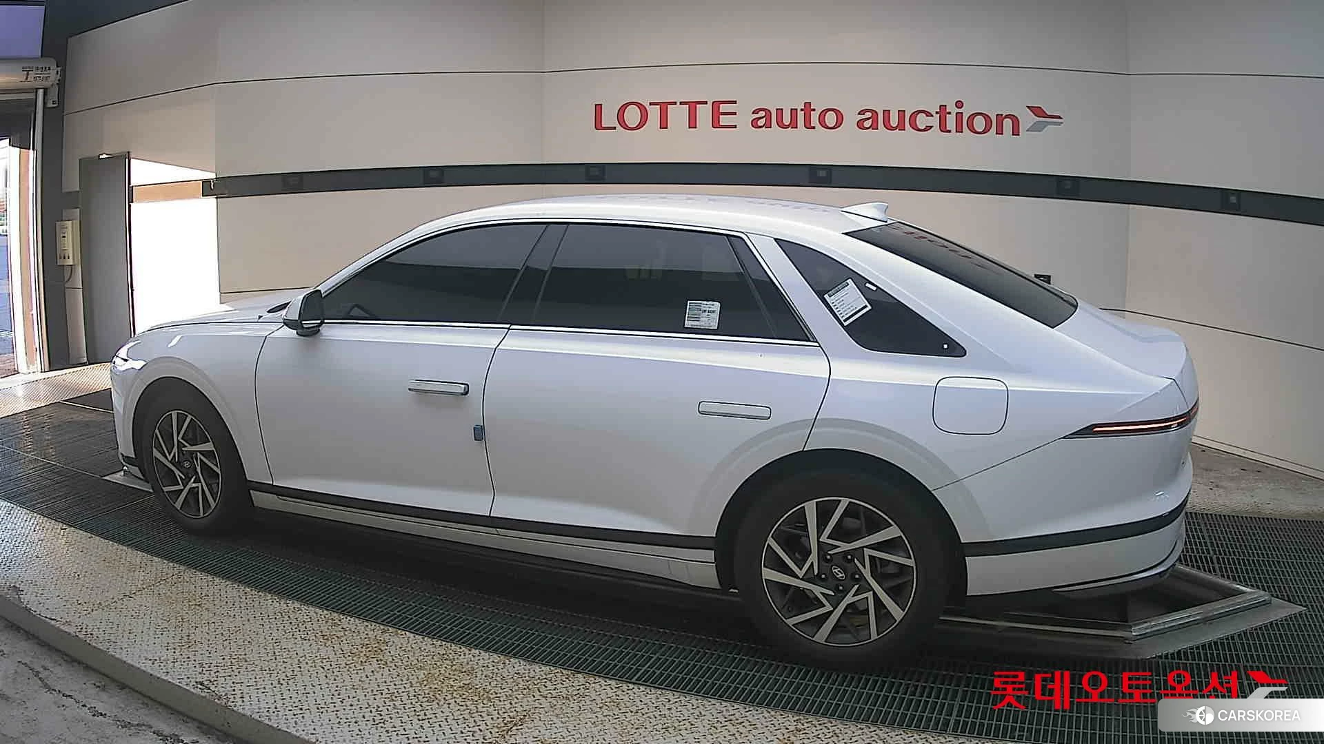 Hyundai Grandeur 2023 Белый из Кореи, фото 2