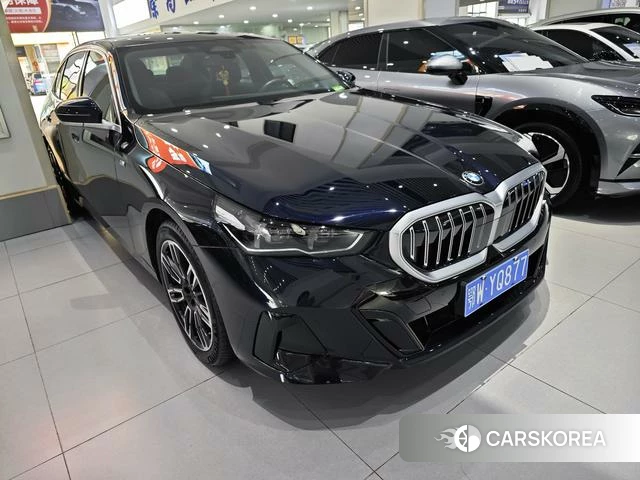 BMW 5 series 2025 Черный из Китая, фото 2