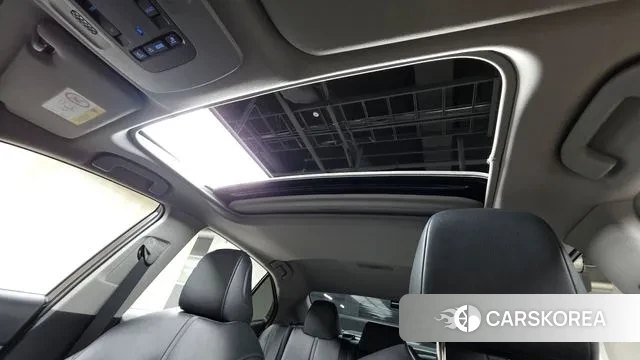 Toyota Camry (XV70) 2023 Песочный из Кореи, фото 2