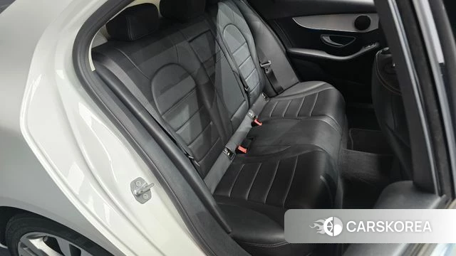 Mercedes-Benz C-Class W205 2018 Белый из Кореи, фото 2