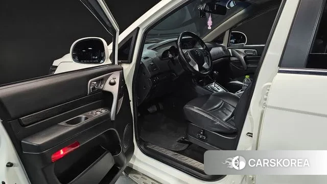 Ssangyong Korando Turismo 2018 Белый из Кореи, фото 2