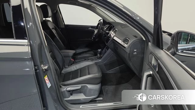 Volkswagen Tiguan second Generation 2018 Серый из Кореи, фото 2