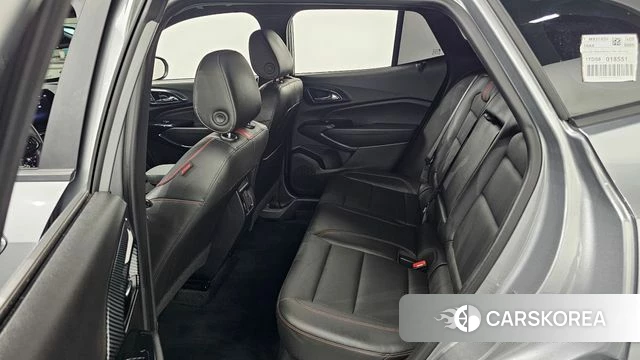 Chevrolet (GM Daewoo) Trax Crossover 2024 Серебристо-серый из Кореи, фото 2