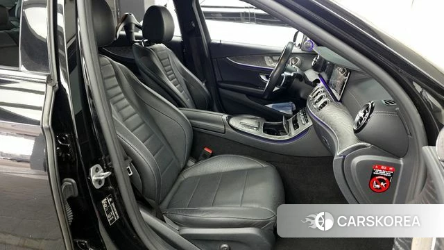 Mercedes-Benz E-Class W213 2022 Черный из Кореи, фото 2