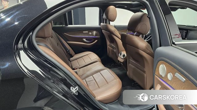 Mercedes-Benz E-Class W213 2023 Черный из Кореи, фото 2