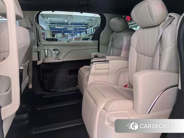 Toyota Saina 2024 Белый из Китая, фото 2