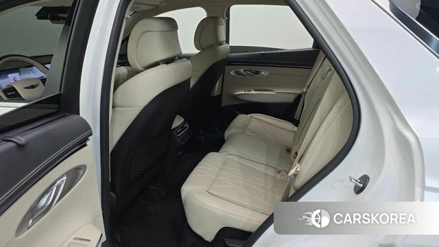 Genesis GV70 2024 Белый из Кореи, фото 2