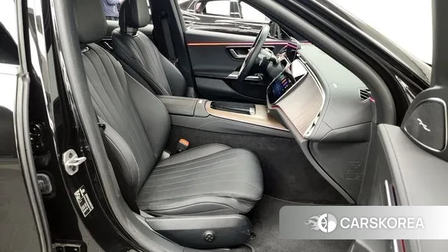 Mercedes-Benz E-Class W214 2025 Черный из Кореи, фото 2