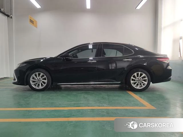 Toyota Camry 2023 Черный из Китая, фото 2