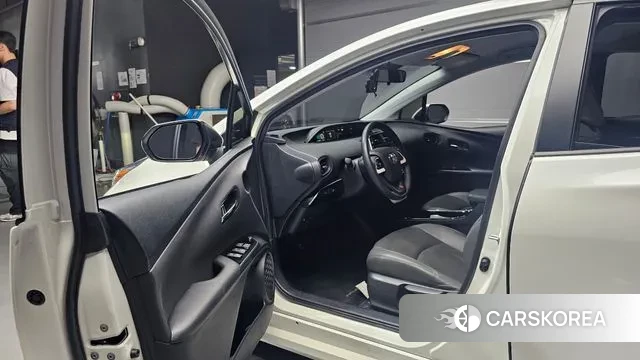 Toyota Prius 4th Generation 2018 Белый из Кореи, фото 2