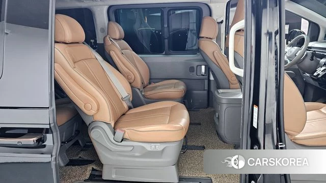 Hyundai Staria 2021 Черный из Кореи, фото 2