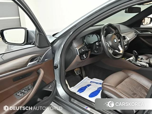 BMW 5 Series (G30) 2018 Небесно-голубой из Кореи, фото 2