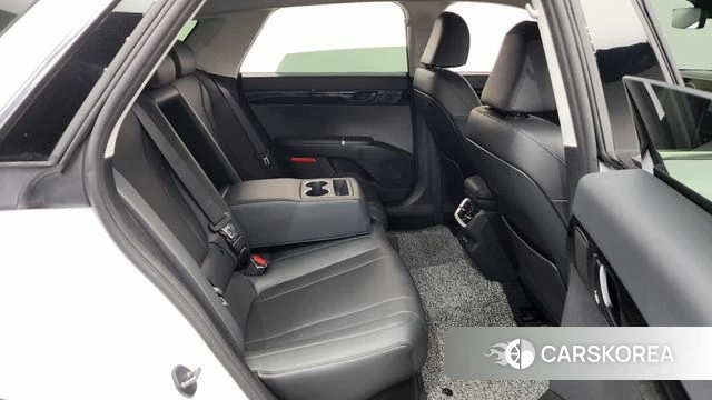 Hyundai Grandeur Hybrid (GN7) 2023 Белый из Кореи, фото 2