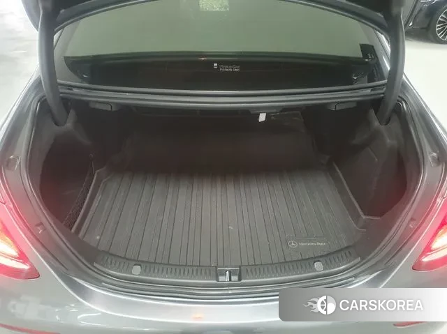 Mercedes-Benz E-Class W213 2020 Серый из Кореи, фото 2