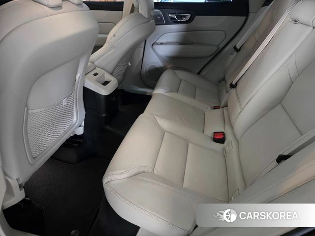 Volvo XC60 second Generation 2025 Белый из Кореи, фото 2