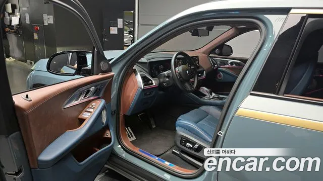 BMW XM (G09) 2023 Серебристо-серый из Кореи, фото 2
