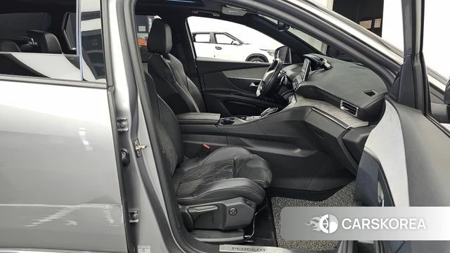 Peugeot 5008 second generation 2018 Серебристо-серый из Кореи, фото 2