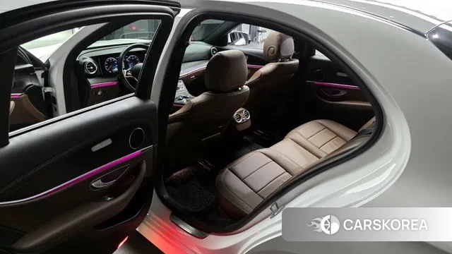 Mercedes-Benz E-Class W213 2022 Белый из Кореи, фото 2