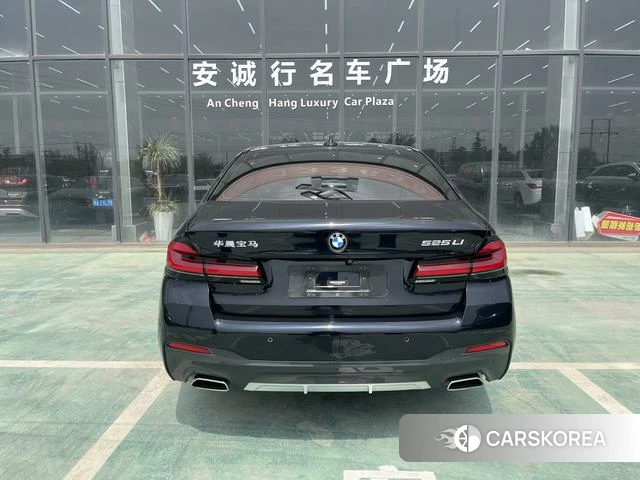 BMW 5 series 2021 Черный из Китая, фото 2