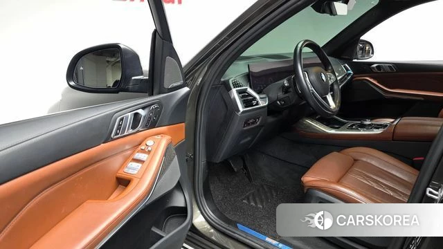 BMW X7 (G07) 2023 Цвет тростника из Кореи, фото 2