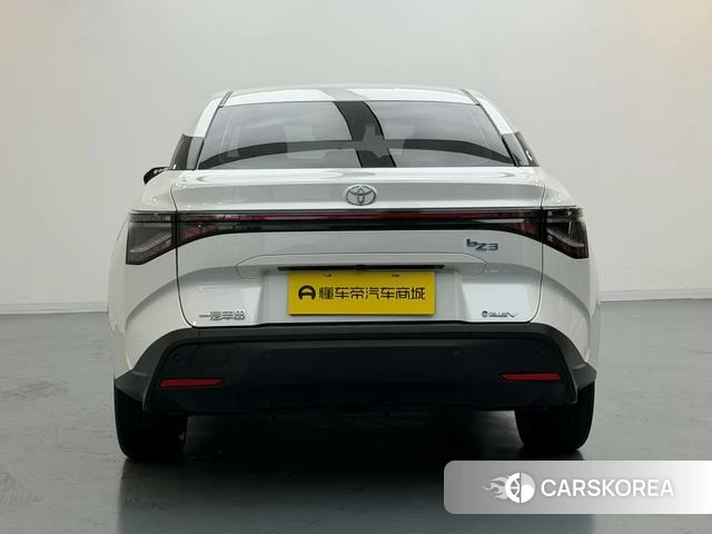 Toyota bZ3 2024 Белый из Китая, фото 2
