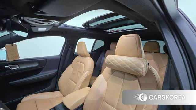 Volvo XC40 2021 Белый из Кореи, фото 2