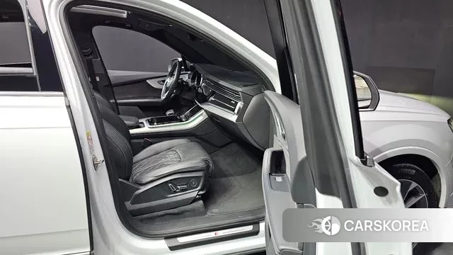 Audi Q7 (4M) 2021 Белый из Кореи, фото 2