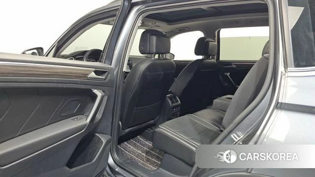 Volkswagen Tiguan Allspace 2022 Серый из Кореи, фото 2