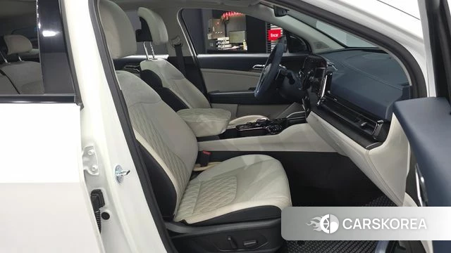 Kia Sportage 5th Generation 2023 Белый из Кореи, фото 2