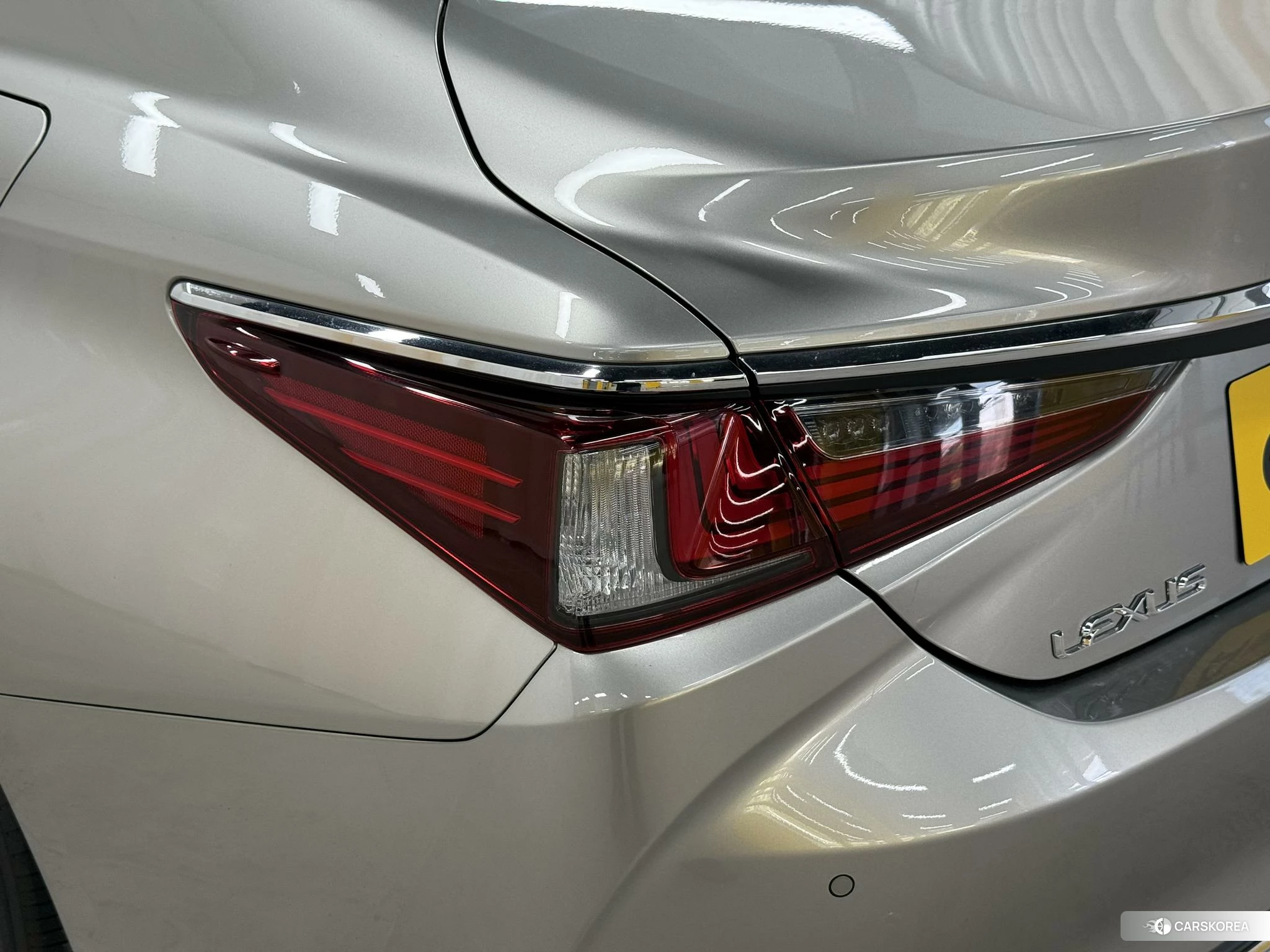 Lexus ES 2021 Серебристо-серый из Китая, фото 2