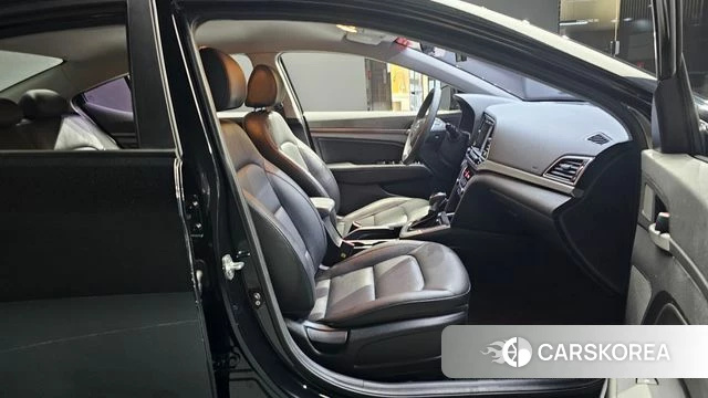 Hyundai Avante AD 2018 Черный из Кореи, фото 2