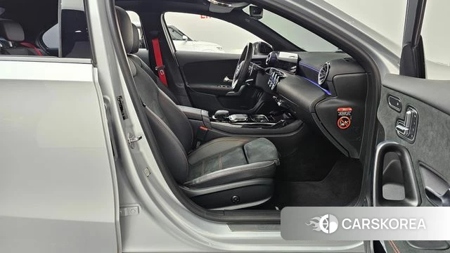 Mercedes-Benz A-Class W177 2023 Серебряный из Кореи, фото 2