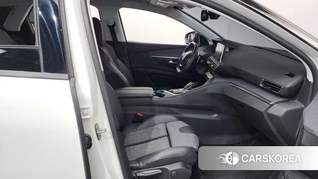 Peugeot 3008 second generation 2019 Белый из Кореи, фото 2