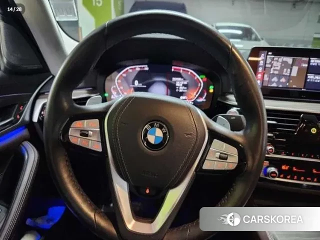 BMW 5 Series (G30) 2020 Белый из Кореи, фото 2