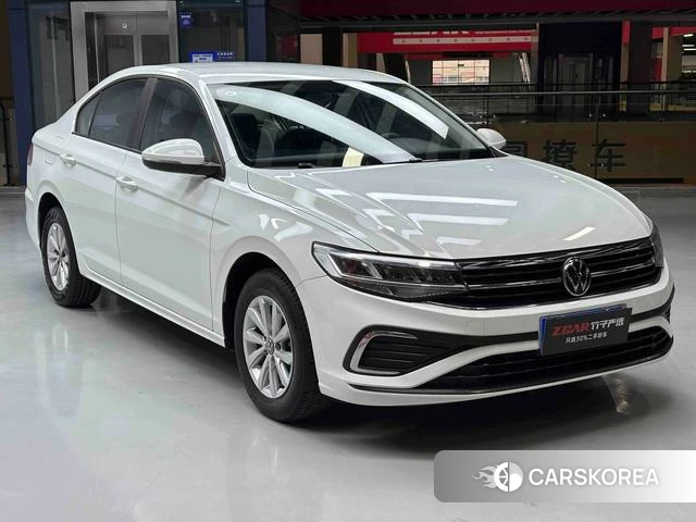 Volkswagen Bora 2024 Белый из Китая, фото 2