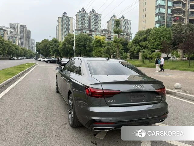 Audi A4L 2022 Темно-серый из Китая, фото 2
