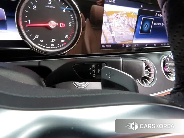 Mercedes-Benz E-Class W213 2019 Белый из Кореи, фото 2