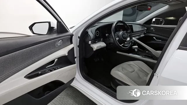 Hyundai Avante (CN7) 2021 Белый из Кореи, фото 2