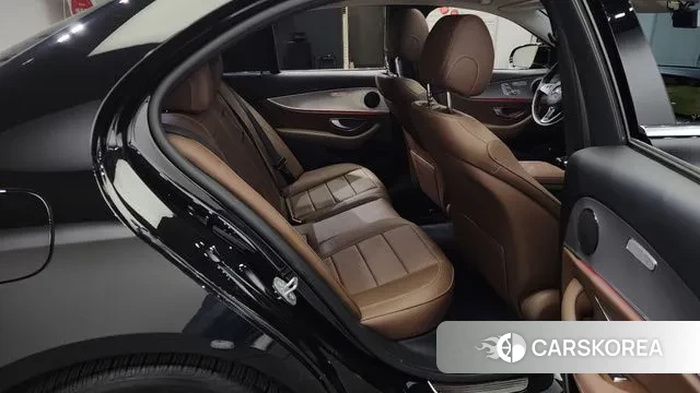 Mercedes-Benz E-Class W213 2018 Черный из Кореи, фото 2
