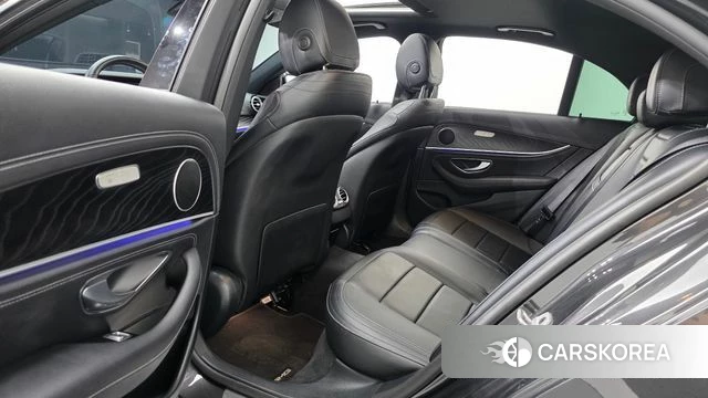 Mercedes-Benz E-Class W213 2021 Серый из Кореи, фото 2