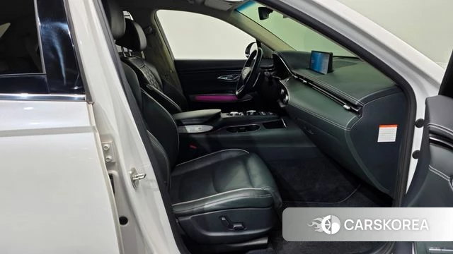 Genesis Electrified GV70 2022 Белый из Кореи, фото 2