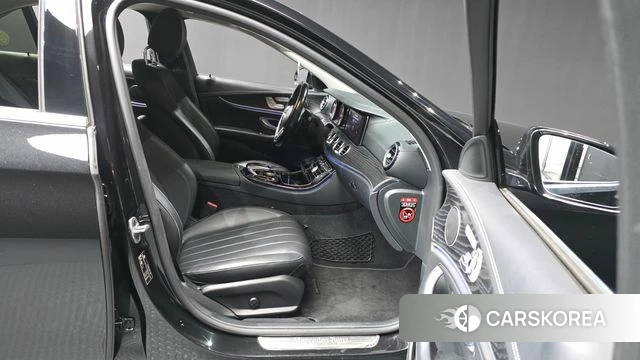 Mercedes-Benz E-Class W213 2020 Черный из Кореи, фото 2