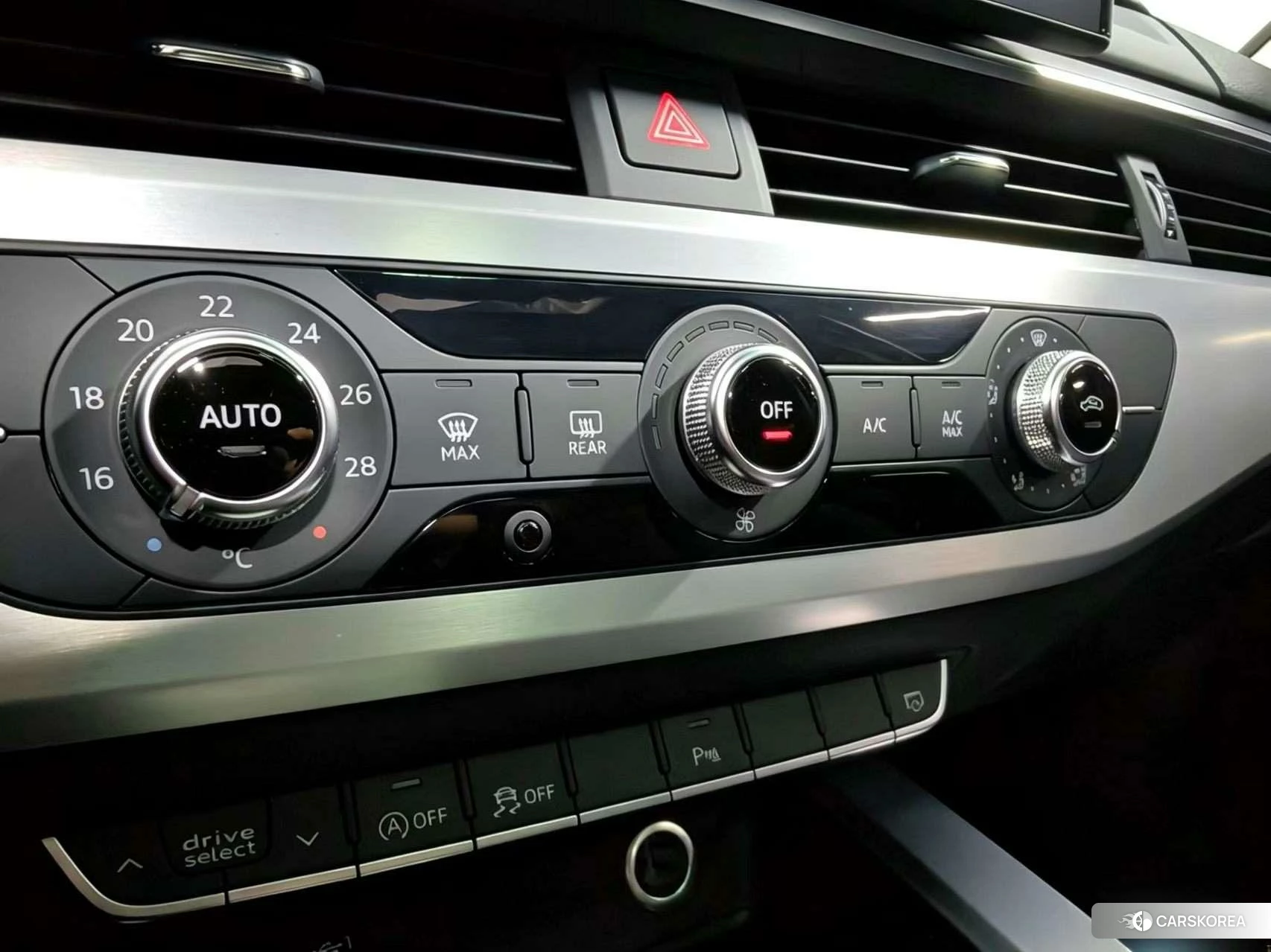 Audi A4L 2020 Белый из Китая, фото 2